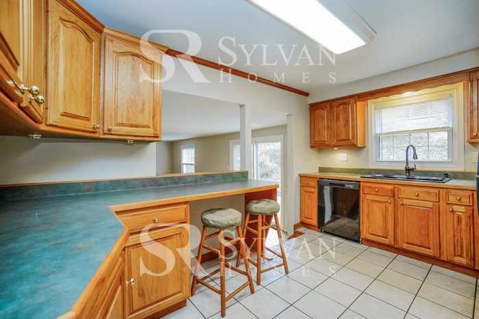 164 Friar Ln - Photo 6 of 16