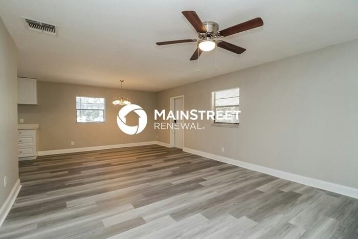 144 Mobile Ave - Photo 3 of 16