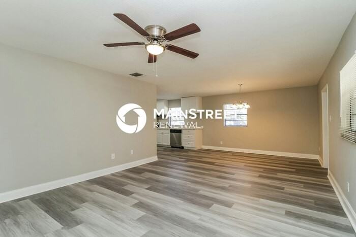 144 Mobile Ave - Photo 4 of 16