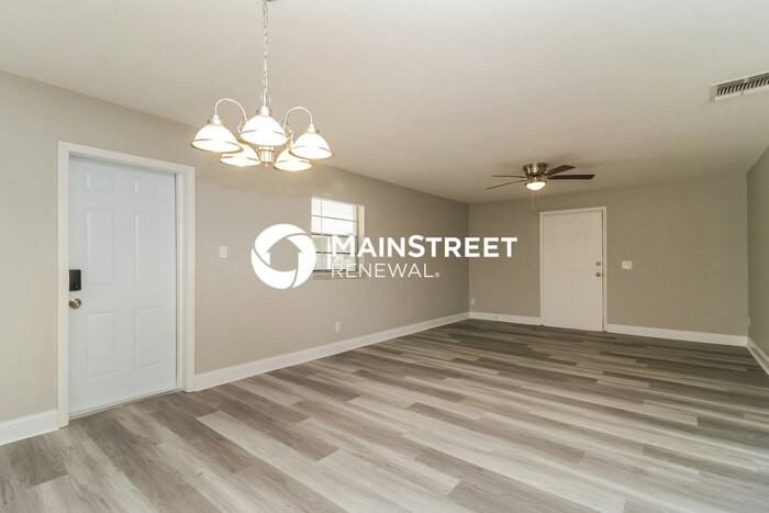 144 Mobile Ave - Photo 5 of 16