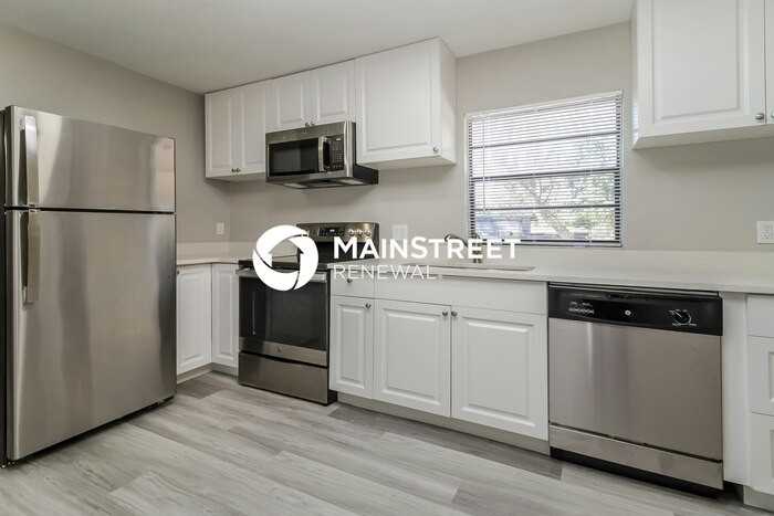 144 Mobile Ave - Photo 7 of 16