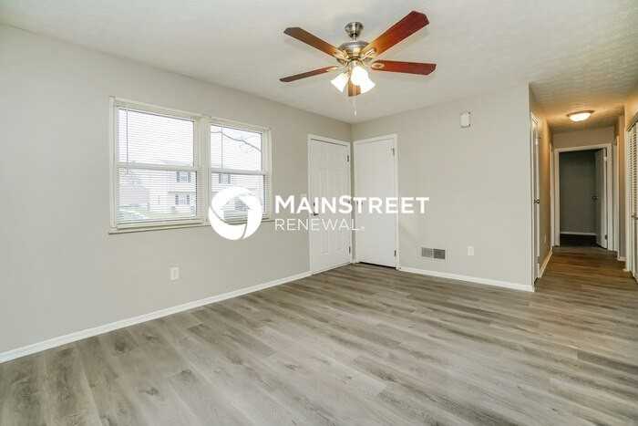 2920 Gentry Ln - Photo 4 of 16