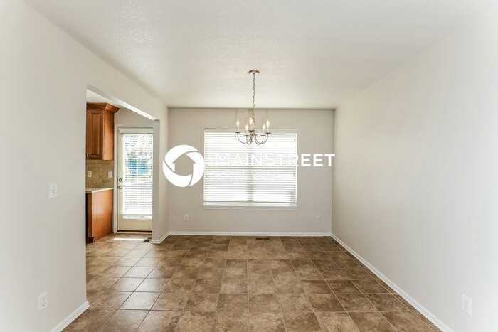 3215 Ne 88th Ter - Photo 5 of 18