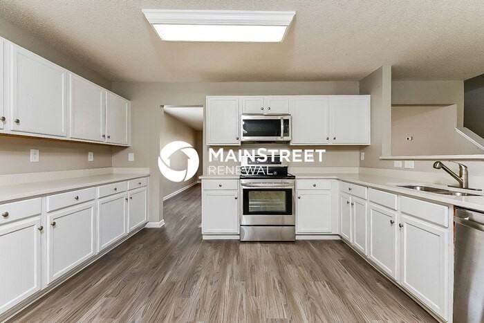 2010 Sweet Bay Dr - Photo 6 of 17