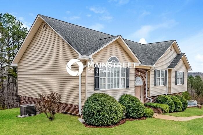 1055 Sky View Ln - Photo 2 of 17