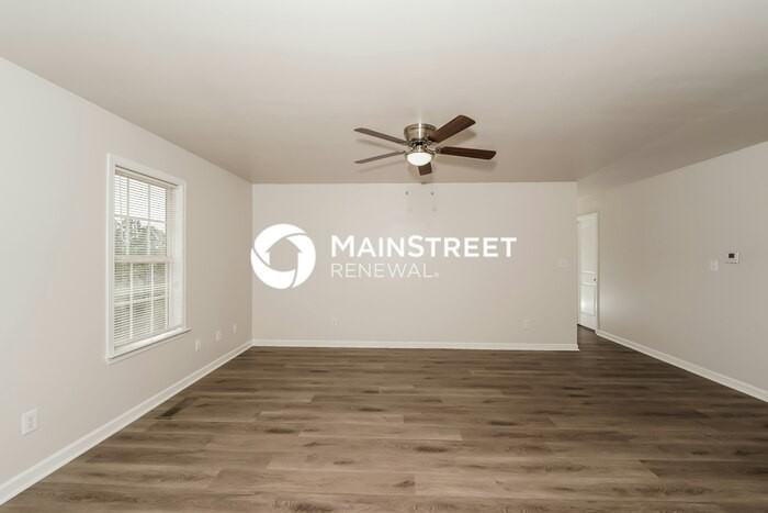 1055 Sky View Ln - Photo 4 of 17