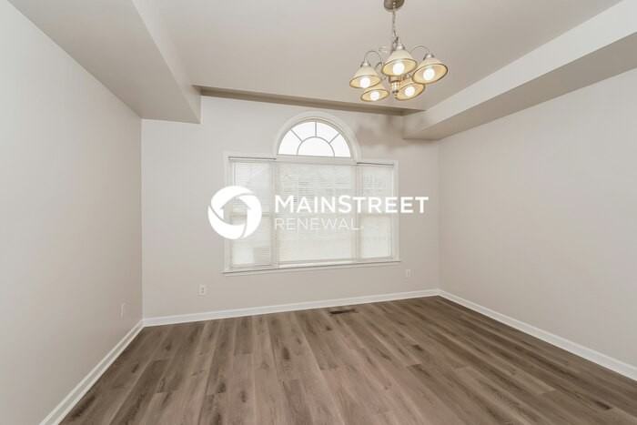 1055 Sky View Ln - Photo 5 of 17