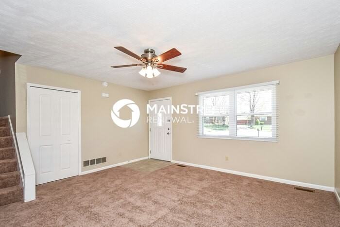 8719 Shadow Creek Way - Photo 5 of 17