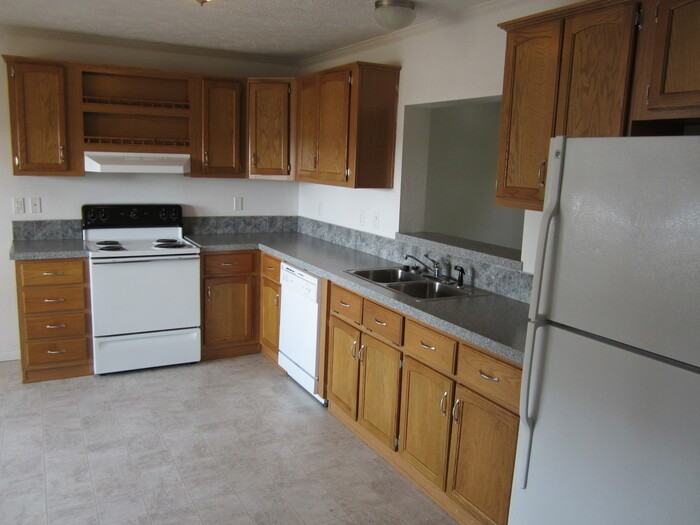 808 Garfield Ave - Photo 2 of 6