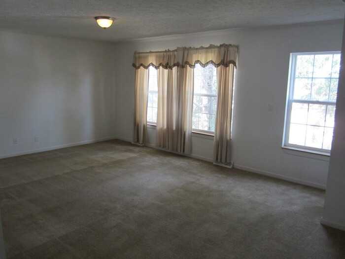 808 Garfield Ave - Photo 3 of 6