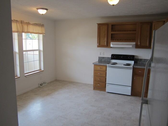 808 Garfield Ave - Photo 5 of 6