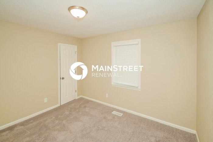 127 Fox Hill Ct - Photo 5 of 17