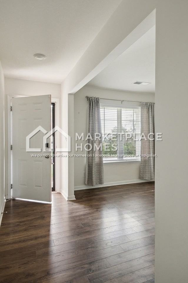 1623 Sliger St - Photo 4 of 32