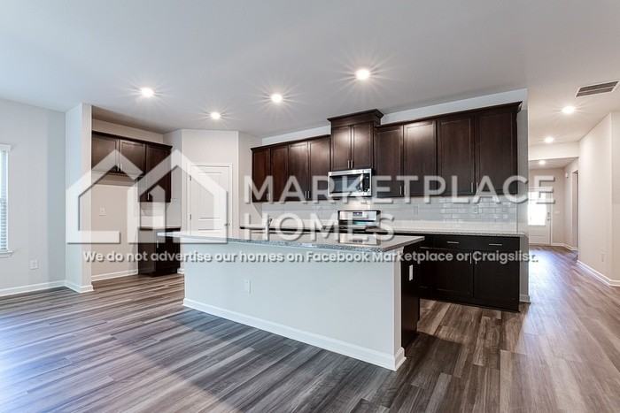 389 Barley Ct - Photo 7 of 34