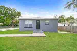 featured image of 8415 N 10th St