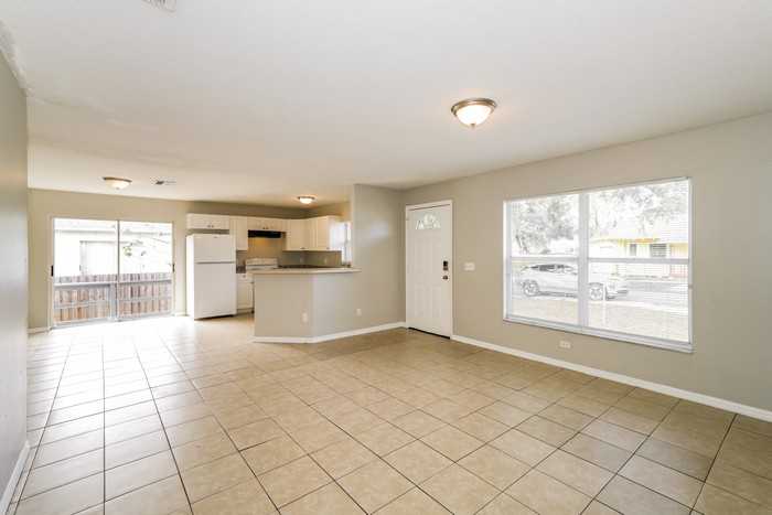8415 N 10th St - Photo 6 of 14
