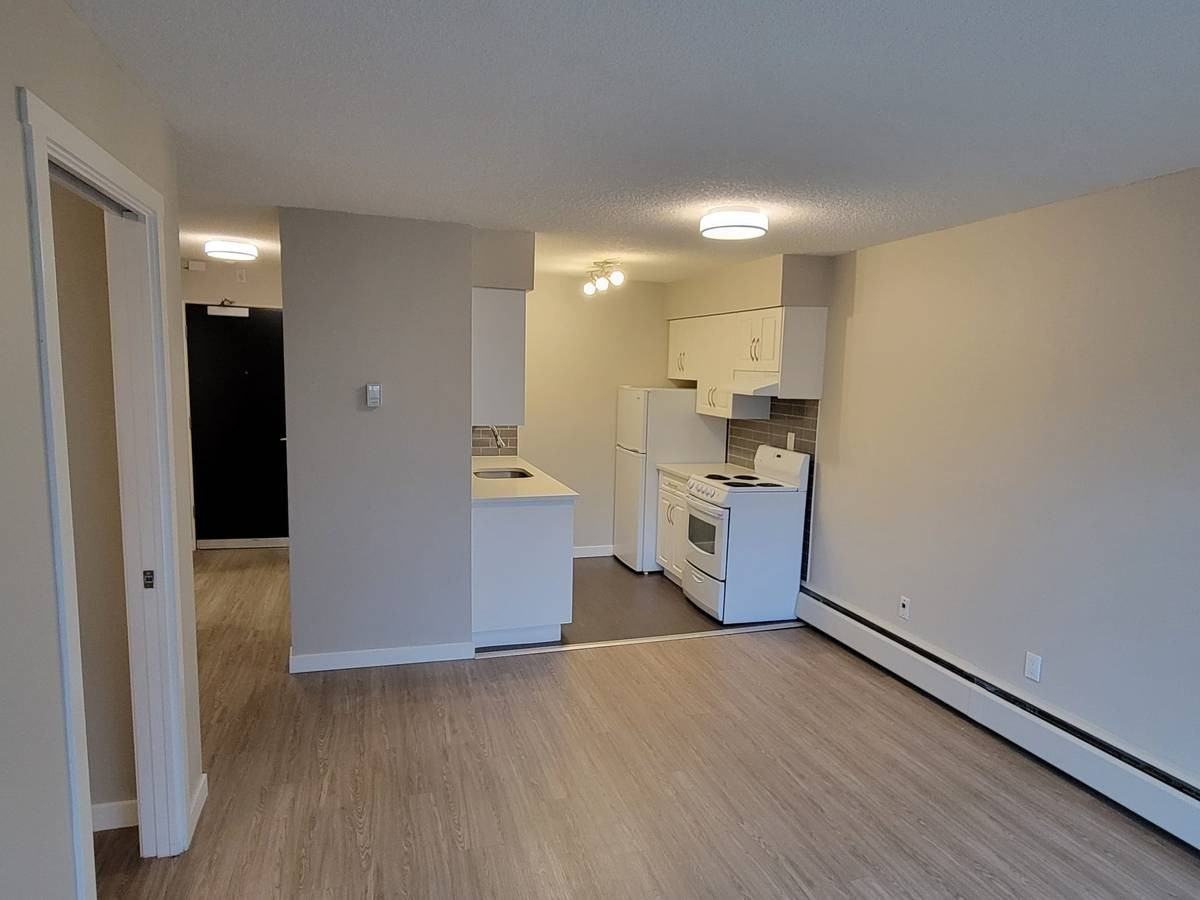 121 West 21st Street #109 - Photo 3 of 22