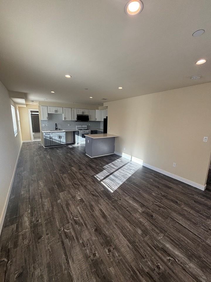 1651 West 85th Street - Photo 3 of 22