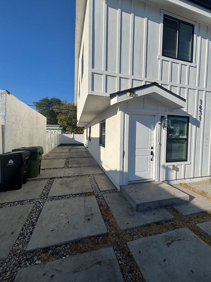 1651 West 85th Street - Photo 2 of 22