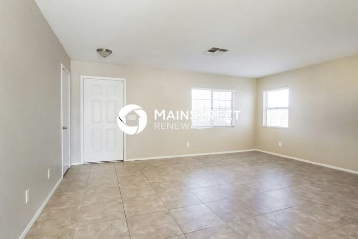 12609 W Larkspur Rd - Photo 4 of 20