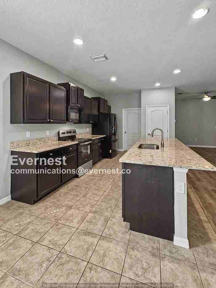 11602 Warren Oaks Pl - Photo 4 of 29