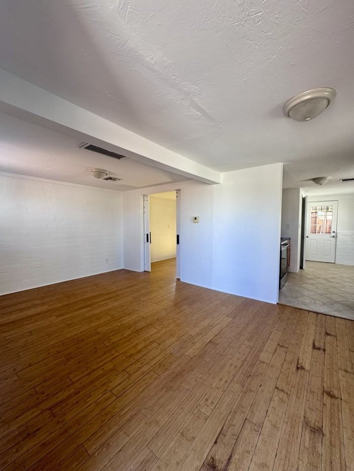 3156 E Towner St #2 - Photo 5 of 35