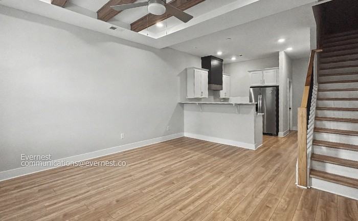 1022 Windsor Dr - Photo 4 of 34