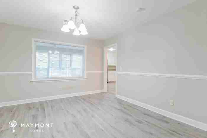 135 Silvermill Road - Photo 4 of 11