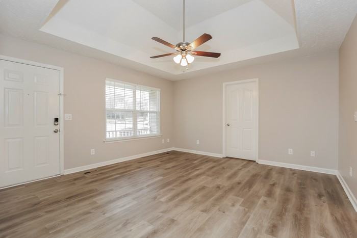 5608 Jernigan Ln - Photo 3 of 15