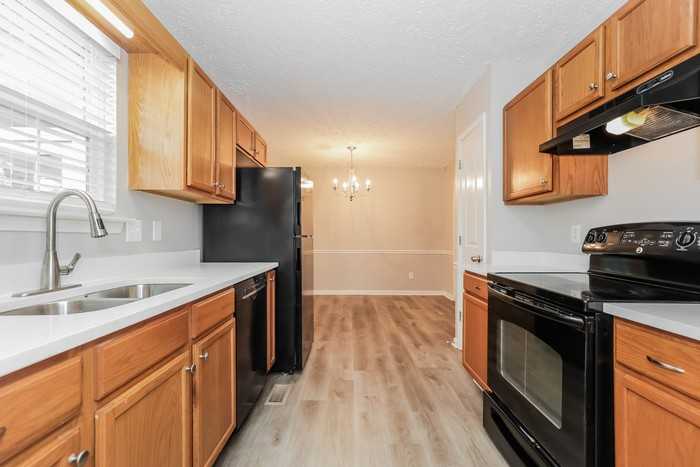 5608 Jernigan Ln - Photo 5 of 15