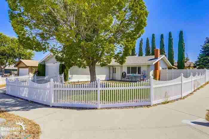 5002 Tyler St - Photo 2 of 20