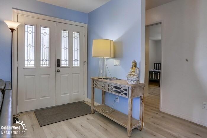 5002 Tyler St - Photo 4 of 20