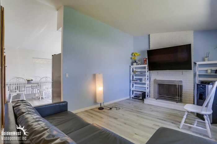 5002 Tyler St - Photo 6 of 20