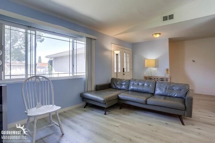 5002 Tyler St - Photo 7 of 20