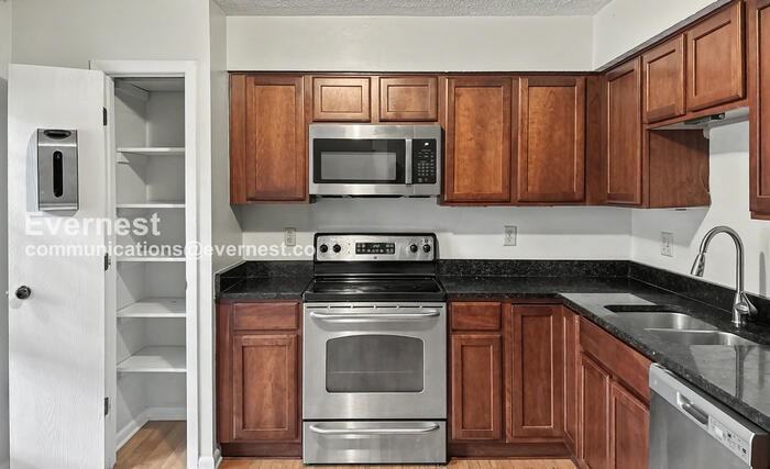 1268 Michigan Ave - Photo 2 of 31