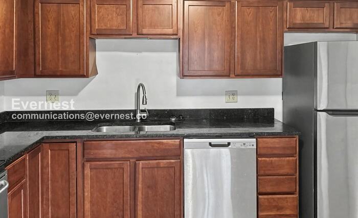 1268 Michigan Ave - Photo 3 of 31