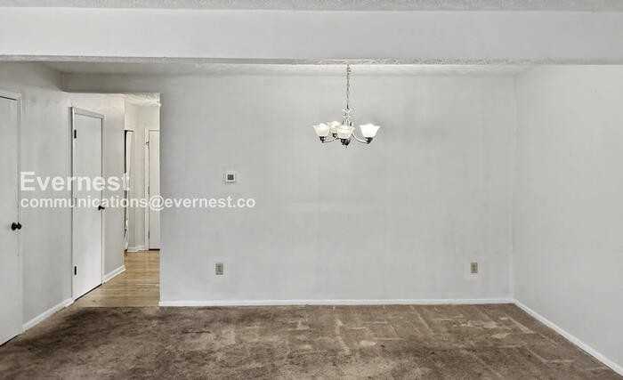 1268 Michigan Ave - Photo 5 of 31