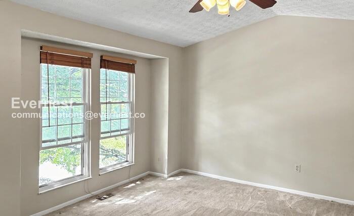 1268 Michigan Ave - Photo 7 of 31