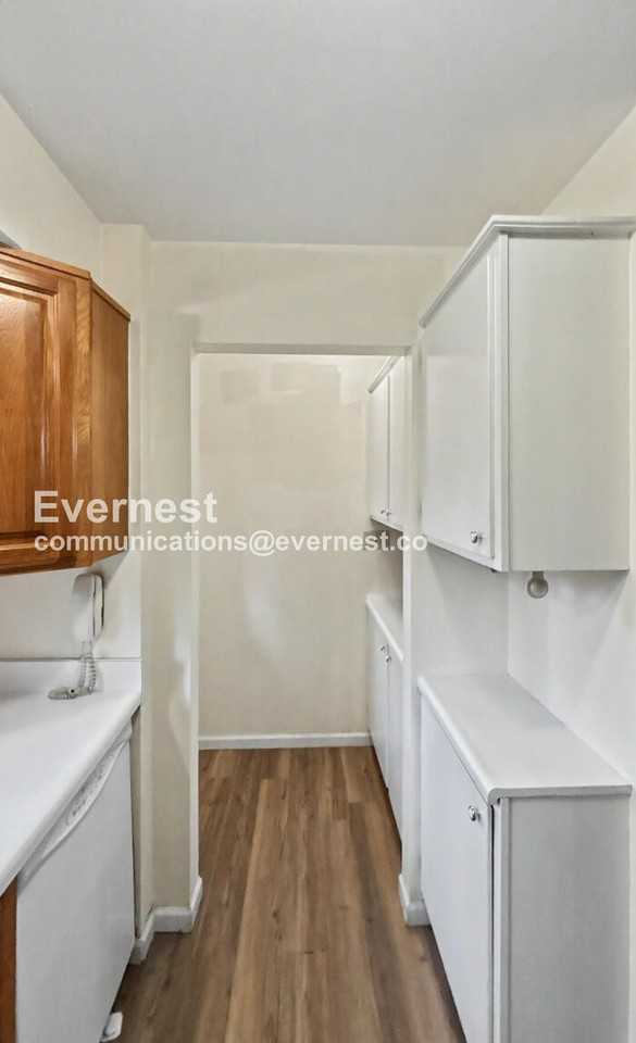 2324 Woodbrook Cir N #C - Photo 4 of 22