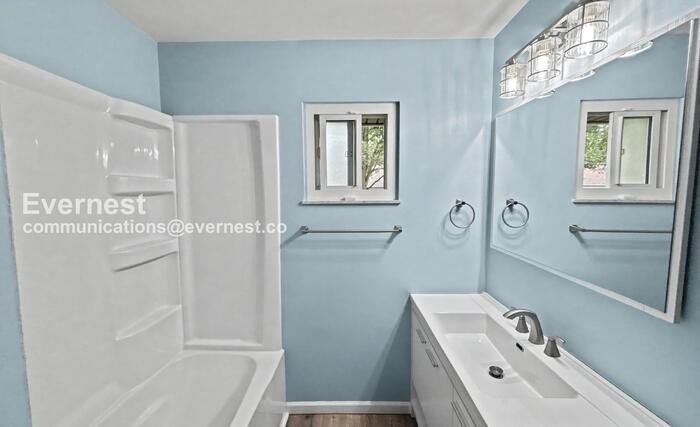 2324 Woodbrook Cir N #C - Photo 7 of 22