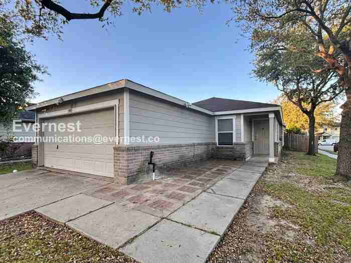 19055 Remington Bend Dr - Photo 2 of 26