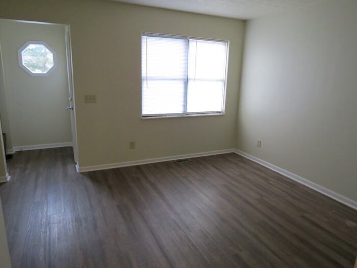 2269 Hughey Dr - Photo 3 of 19