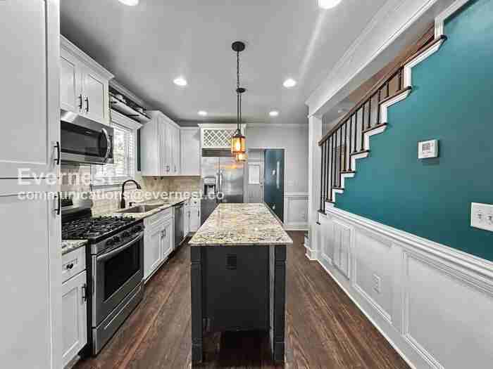 1845 Vesta Ave - Photo 2 of 21