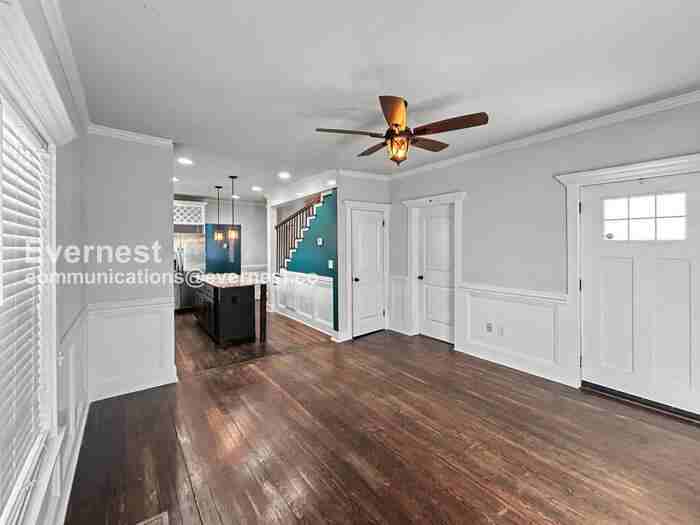 1845 Vesta Ave - Photo 5 of 21