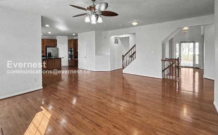 800 Fairwood Dr - Photo 5 of 37