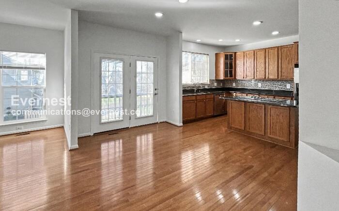 800 Fairwood Dr - Photo 6 of 37