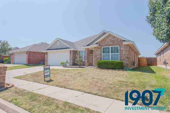 7925 Frye Ln - Photo 3 of 28