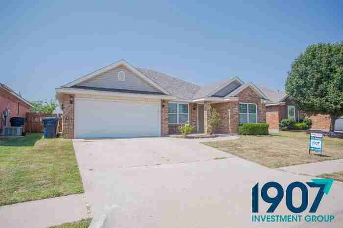 7925 Frye Ln - Photo 4 of 28