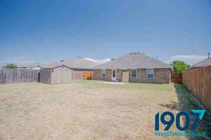 7925 Frye Ln - Photo 5 of 28