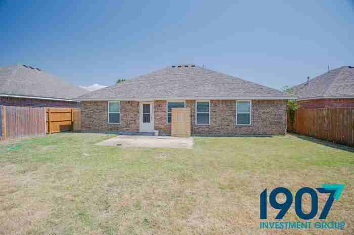 7925 Frye Ln - Photo 6 of 28